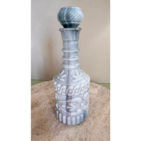 Vintage Fenton Blue Opalescent Hobnail Decanter with Stopper Vase Decor - Picture 2 of 13